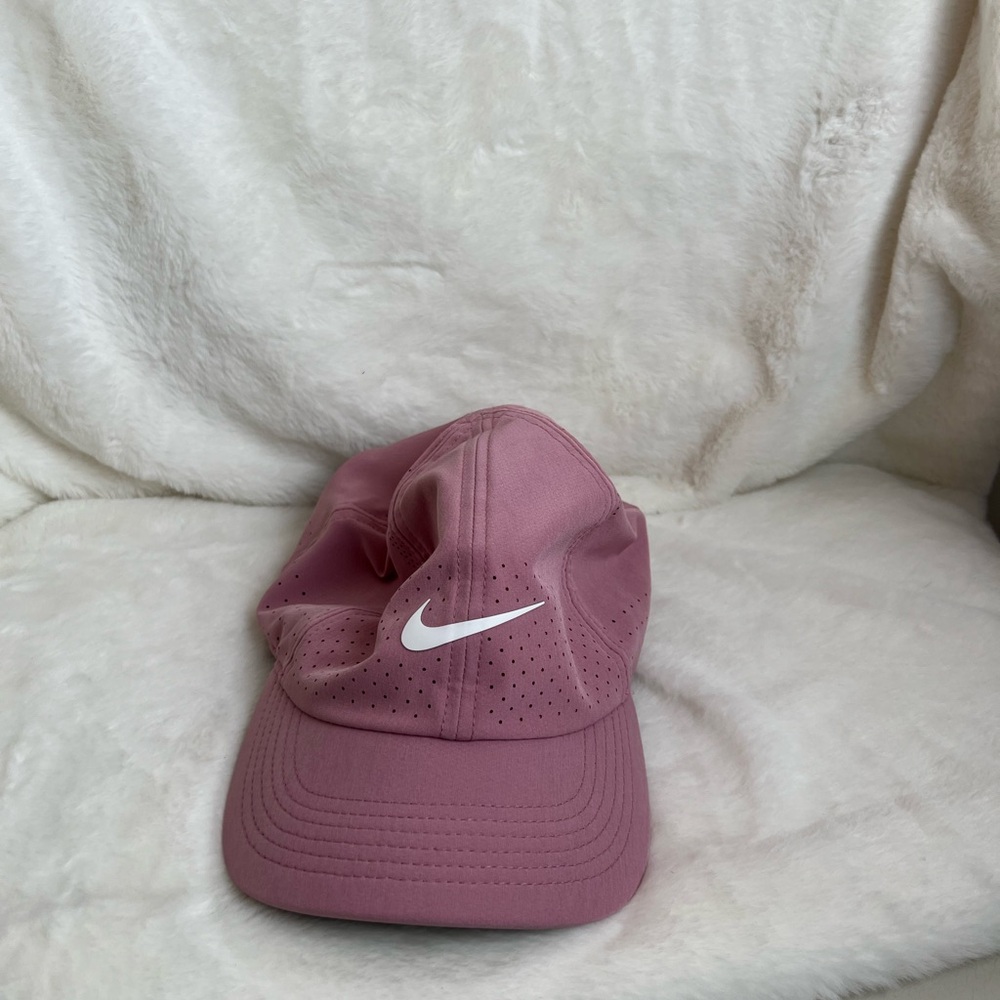 Nike women’s baseball cap light weight